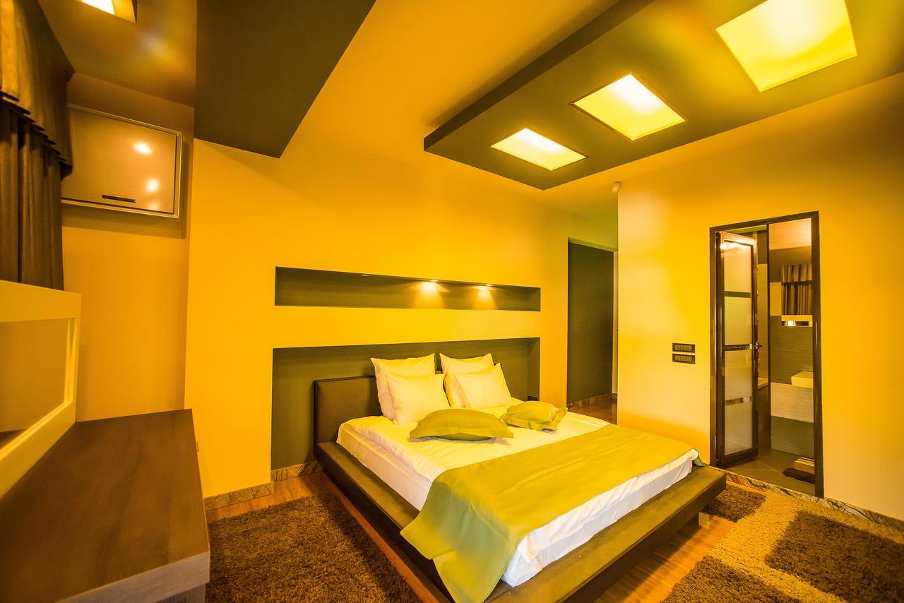 Simple Rooms Self Check In Бухарест Екстер'єр фото