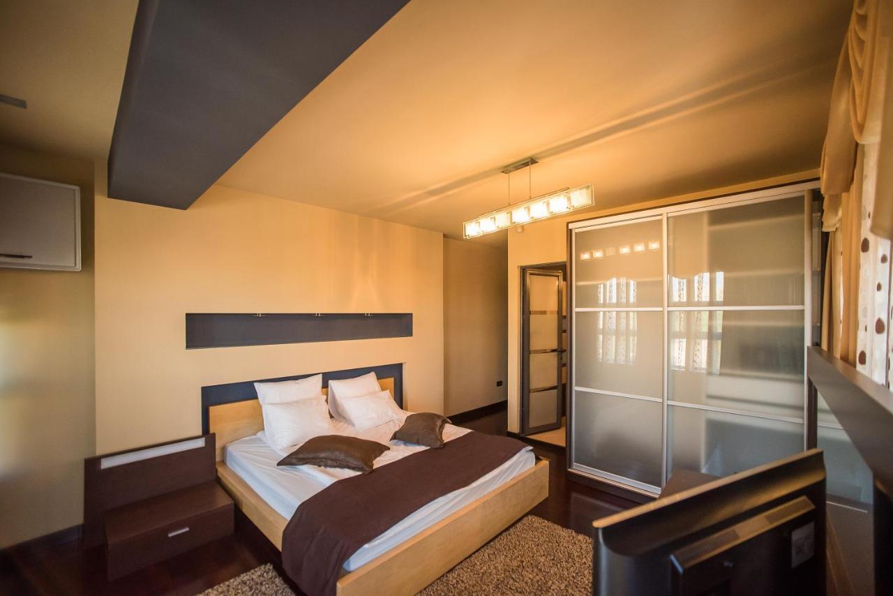 Simple Rooms Self Check In Бухарест Екстер'єр фото